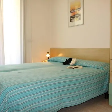 Cozy Four-roomed Flat With Garden And Swimming Pool - By Beahost * Bibione